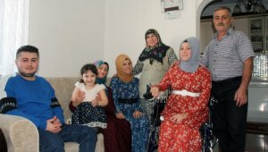 Ömrünü engelli çocuklarına adadı