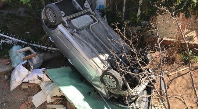 Otomobil bahçeye uçtu, 10 yaşındaki çocuk altında kaldı