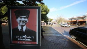 Selçuk'ta 'Love Erdoğan'a karşı Atatürk afişi
