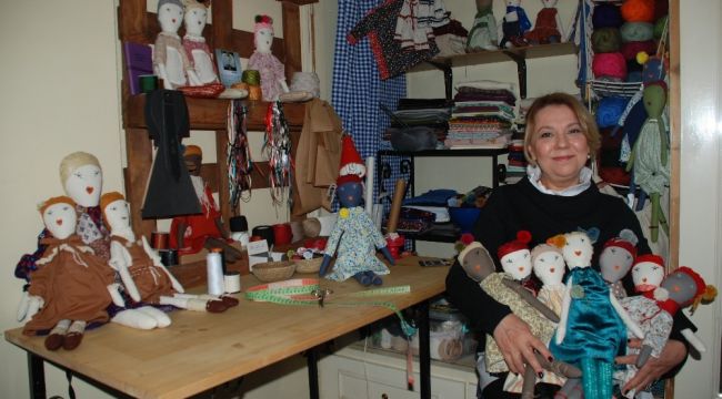 Torunu için diktiği bez bebekler meslek sahibi yaptı