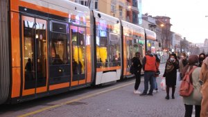 Tramvaylar durunca vatandaş mağdur oldu