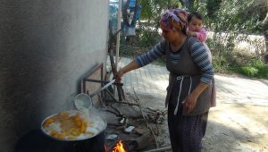 Turunç tatlısı kadınların gelir kapısı oldu