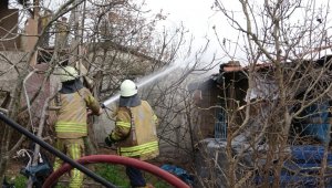 Gecekonduda yaşanan tüp patlaması korkuttu