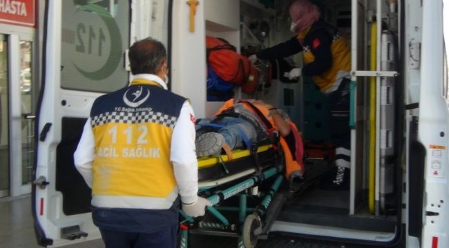 Üçüncü kattan asansör boşluğuna düşen işçi yaralandı