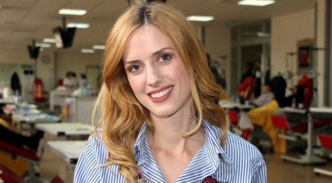 Ünlü oyuncu dolandırıcılıktan yargılanıyor