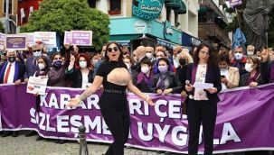 Üstsüz İstanbul Sözleşmesi eylemi