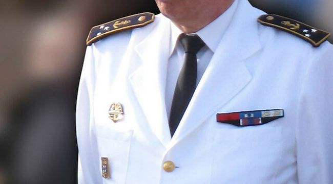 104 eski amiralin lojman ve korumaları iptal edildi