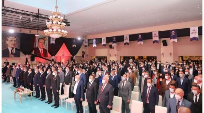 Ak Parti 2. Yıl tanıtım programı gerçekleştirildi, programa tepkiler yağdı