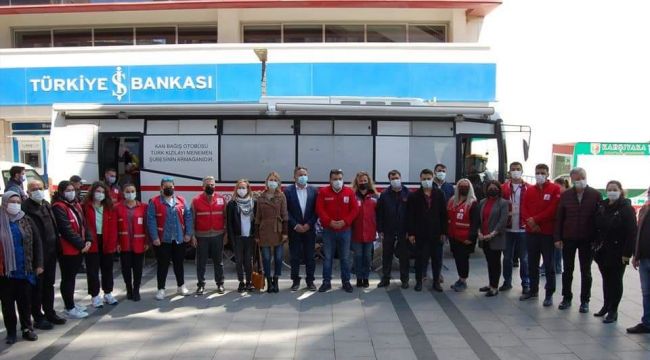 AK Parti Karşıyaka'dan kan bağışı