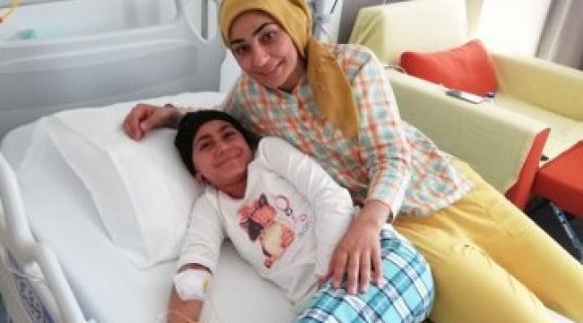 Anne-kız lösemiyi yendi