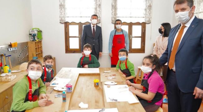 Bakan Selçuk, Masal Konağı'nın açılışını yaptı