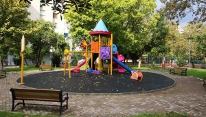 Bayraklı yeni parklara kavuşuyor