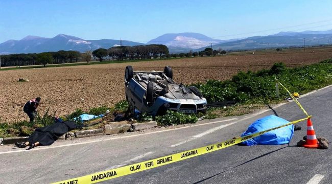 Bergama'da feci kaza: 3 ölü, 4 ağır yaralı