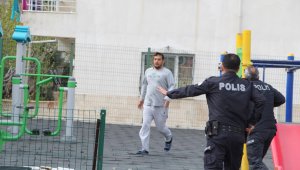 Bir şahıs parkta oyun oynayan çocuklara kurşun yağdırdı