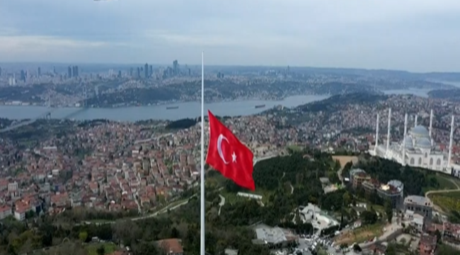 camlica tepesi nde dev turk bayragi manset turkiye