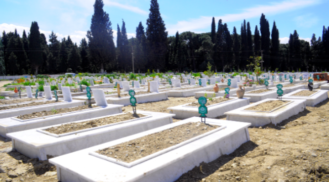 Cenazeler karıştı, ikinci kez toprağa verildi