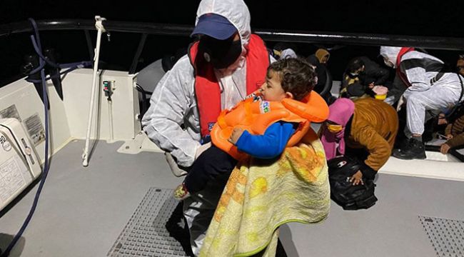 Çeşme açıklarında 30 kaçak göçmen kurtarıldı