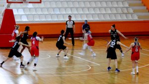 Çeşme Basket, sıralama için oynuyor
