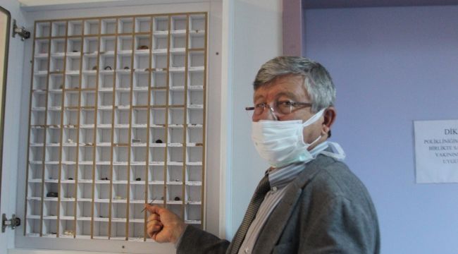 Çocukların yuttuğu cisimlerden koleksiyon yaptı
