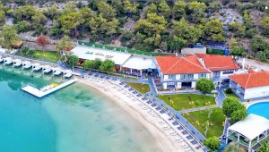 Denizlili doktor Ölüdeniz'de otel aldı