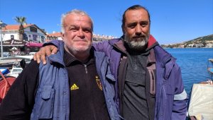 Düşen askeri uçaktaki pilotları kurtaran balıkçıdan işte o anlar