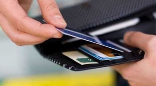 Ekstreyi şirket mailine gönderen banka cezayı yedi