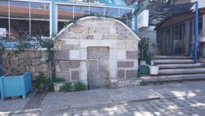 Foça'da tarihi çeşmeler ilgisiz kaldı