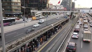 Hafta sonu sokağa çıkma kısıtlaması başladı