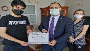 İş kazasında ölen üyenin ailesine sigorta çeki verildi