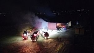 İzmir'de saman deposu alev alev yandı