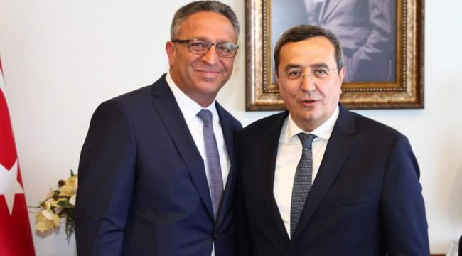 İzmir'de üç başkan yardımcısı korona oldu