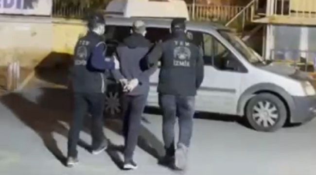 İzmir merkezli FETÖ operasyonu: 54 gözaltı