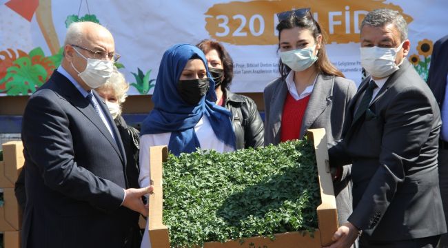 İzmir'de 15 bin kadına 320 bin yerli ve milli fide 