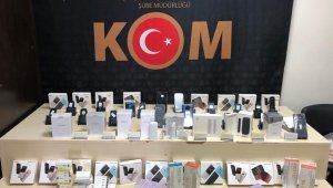 İzmir'de 2,5 milyon değerinde kaçak ürün ele geçirildi