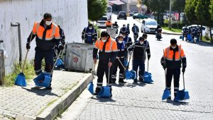 İzmir'de kısıtlamada temizlik harekâtı