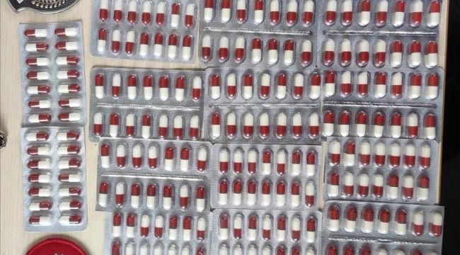 İzmir'de sentetik hap ele geçirildi