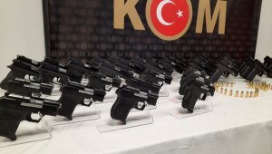 İzmir'de yasa dışı silah ticareti operasyonu: 4 gözaltı