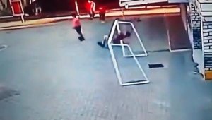 Kale direğinin altında böyle kaldı