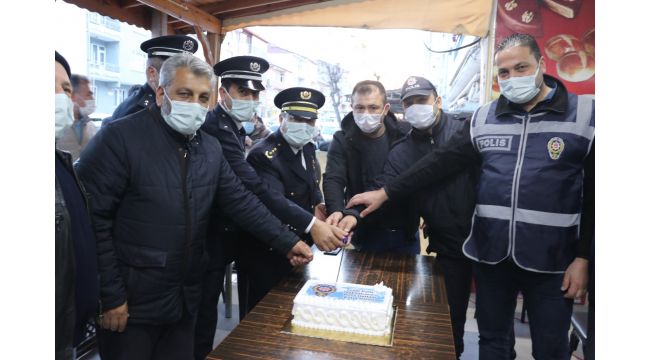 Kavga ihbarında bulunup polislere sürpriz yaptılar