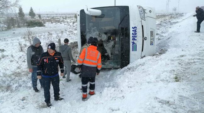 Konya 'da 2 tur otobüsü kaza yaptı: 1 ölü, 40'tan fazla yaralı
