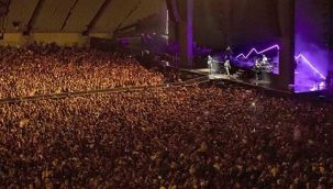 Korona yasakları kalktı, 50 bin kişilik konser düzenlendi!