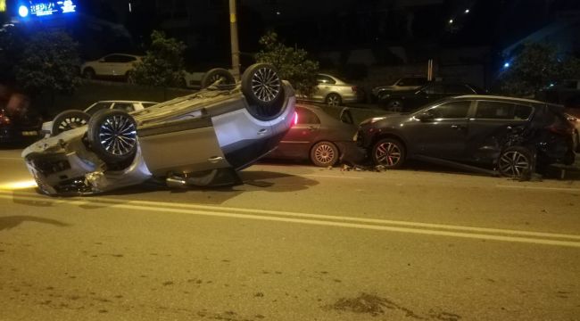 Lüks cip park halindeki araca çarpıp takla attı