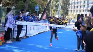 Maratonİzmir tarihe geçti