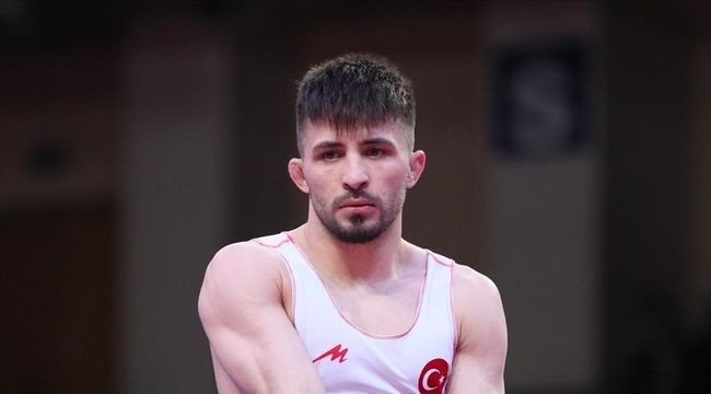 Süleyman Atlı Avrupa Güreş Şampiyonası'nda altın madalya kazandı