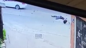 Motosikletli kuryenin hayatını kaybettiği kaza anı