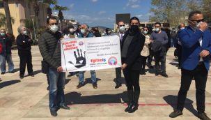 Öğrenci derste, kadın öğretmene bilgisayar fırlattı