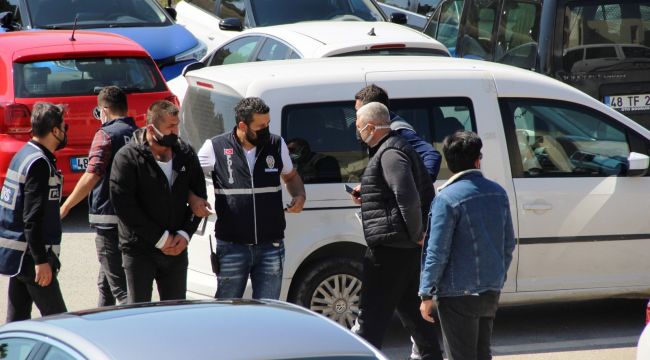 Oyuncu Mustafa Üstündağ ve 4 kişi adliyeye sevk edildi