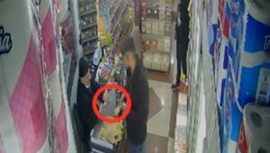 Polisten kaçan yankesici tepetaklak düşünce yakalandı