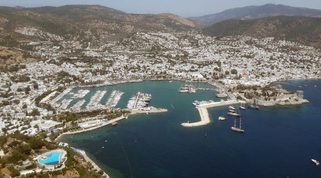 Sahte tapu ile 25 milyonluk villaları satmaya çalıştılar