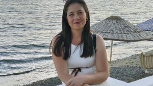 Traktörü devrilen çiftçi kadın hayatını kaybetti